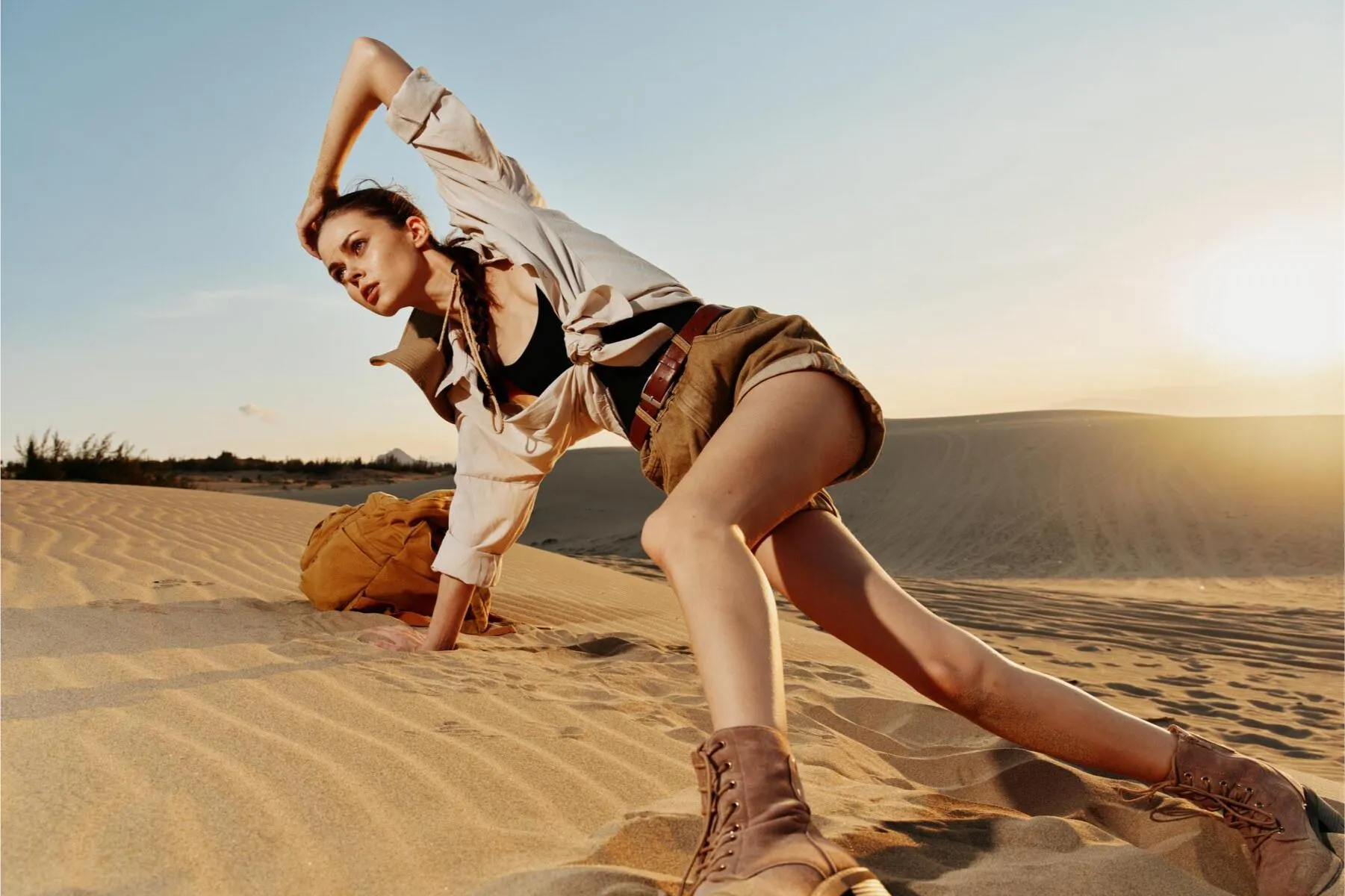 Girlposingindesertsafariforphoto