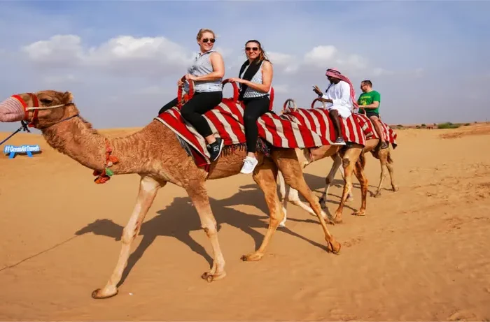 Privatedesertsafaricamelride
