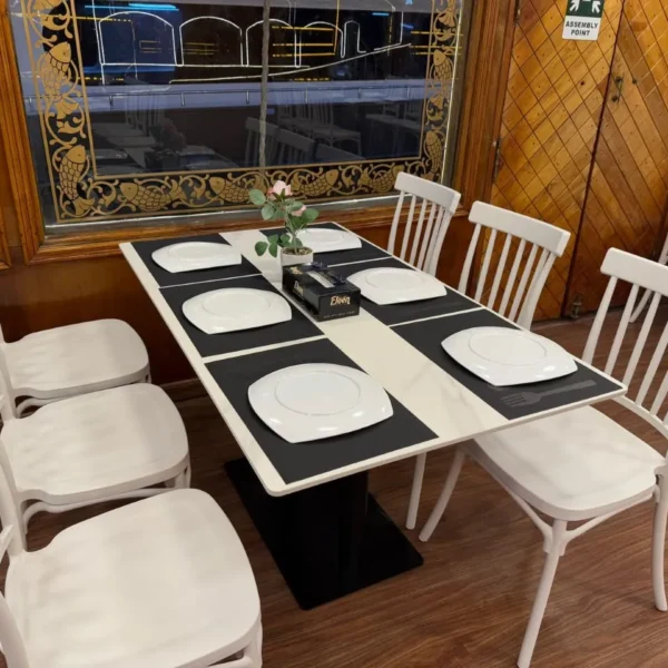 DhowCruiseTablearea DhowCruiseTablearea